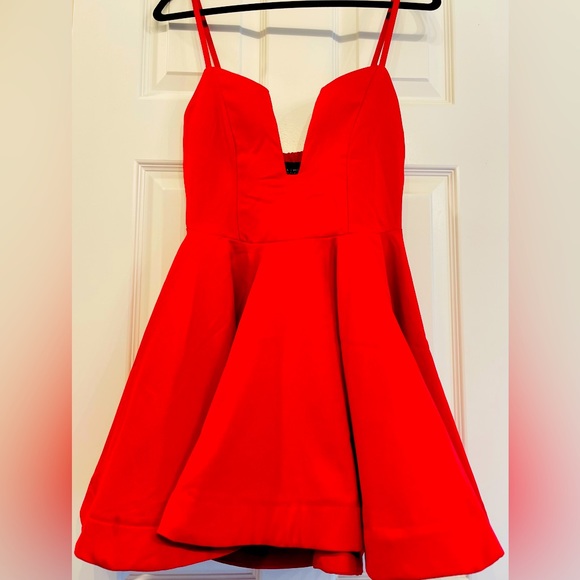 Stunner RED dress - Picture 1 of 1